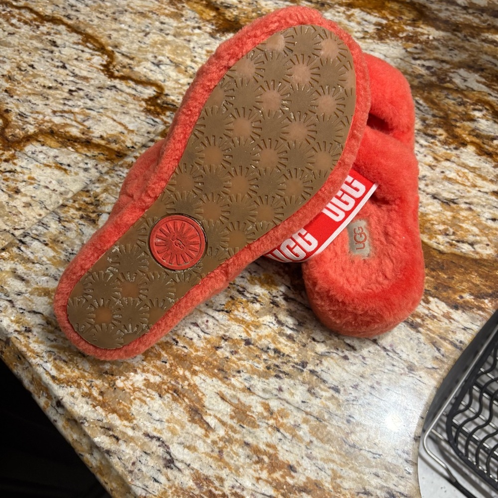 UGG “Fluff Yeah” Shearling Slingback Slippers in Red Currant Coral Size 8 - Picture 9 of 10